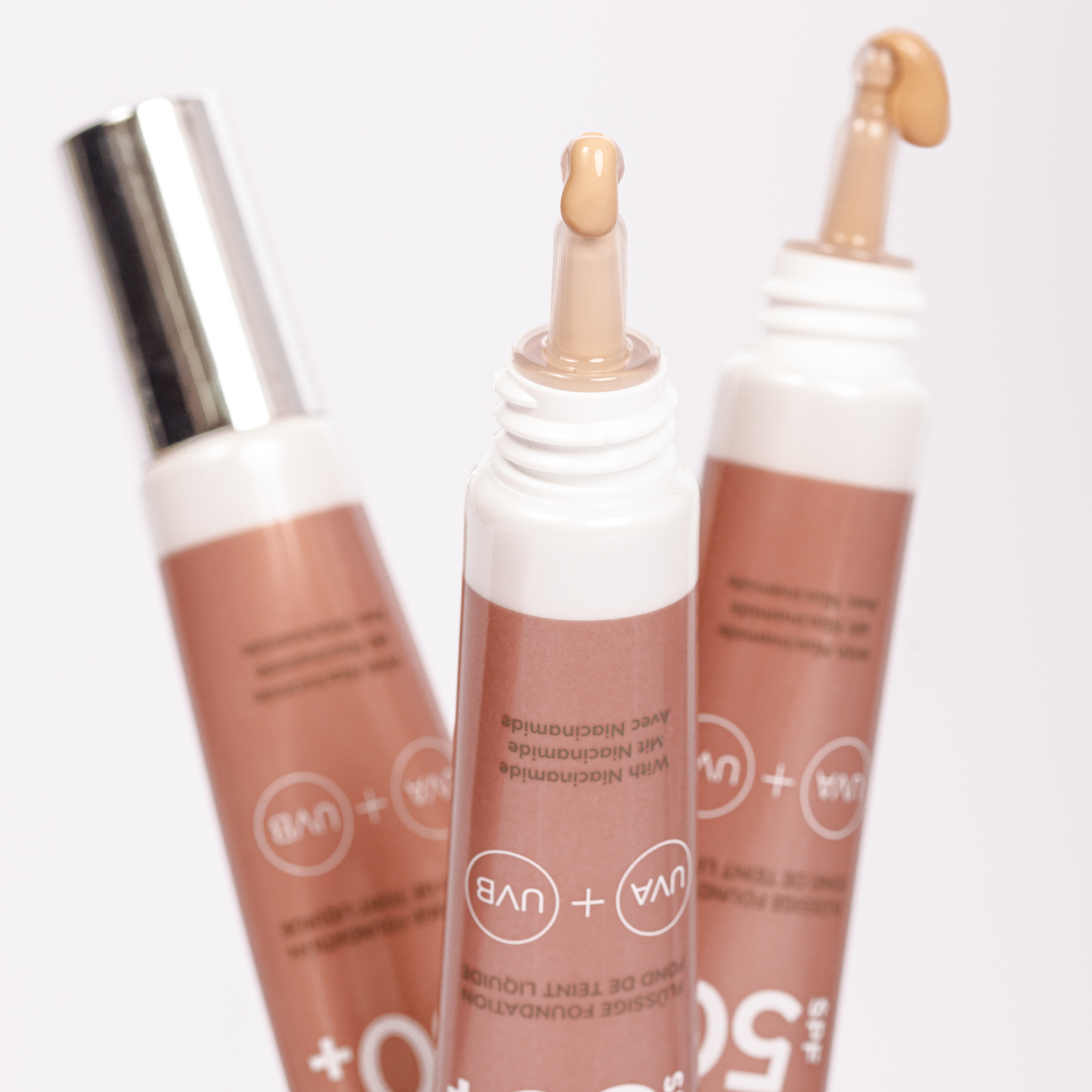 Base de maquillaje líquida de protección diaria Rosekin Cosmetics SFP 50+